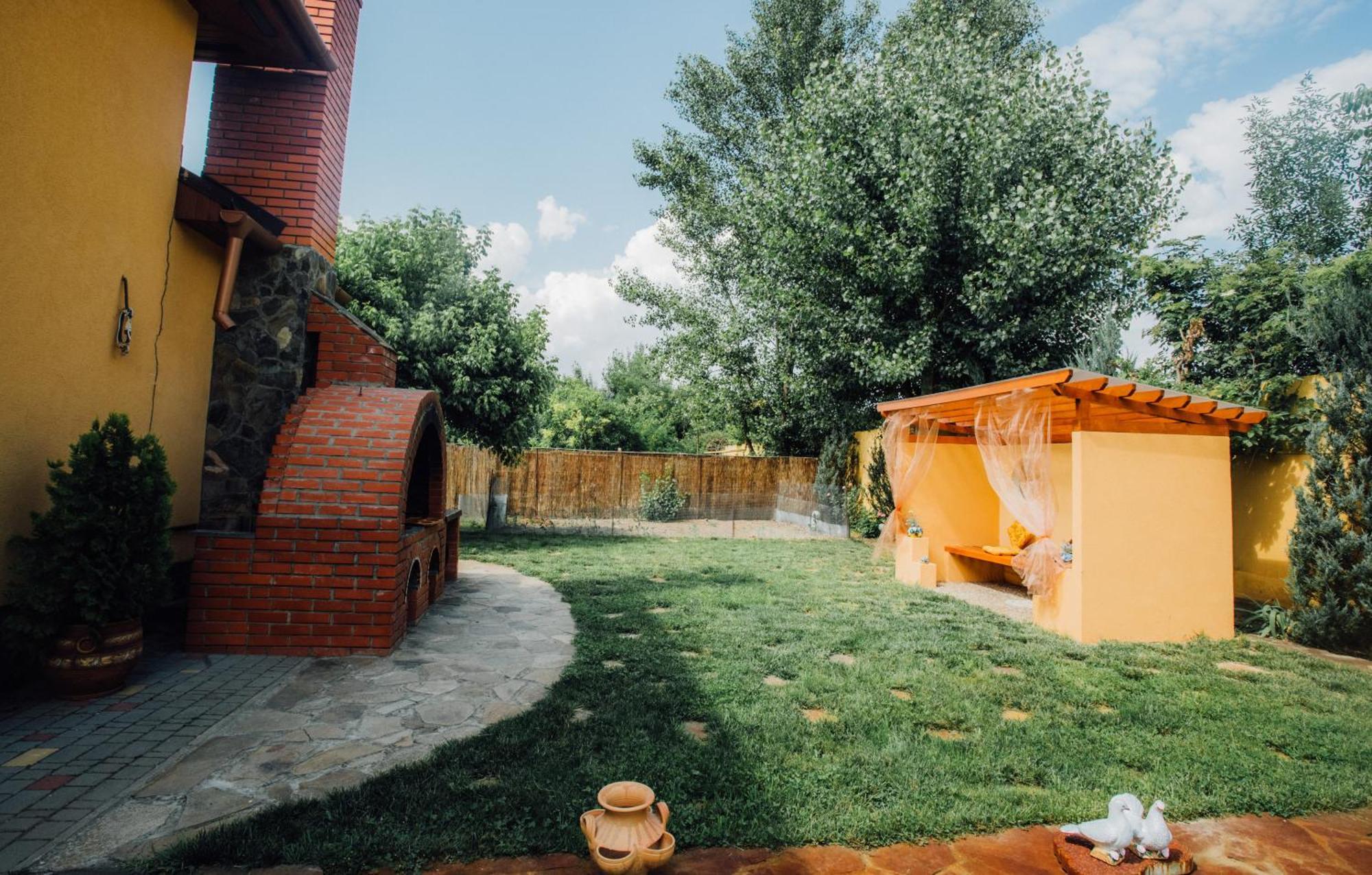 Villa Fenix Berehove  Dış mekan fotoğraf